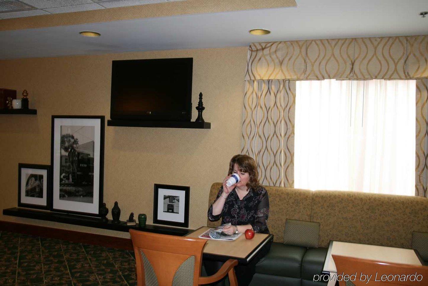 Hampton Inn Sidney Ресторан фото